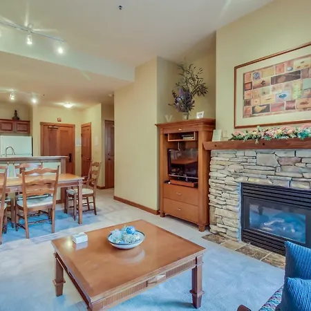 Powderhorn Lodge 107: Columbine Suite